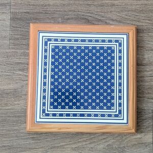 Potpourri Press Vintage Ceramic Tile Blue and White Trivet Pot Holder
